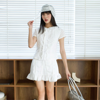 Áo sơ mi trắng ngắn tay chất liệu ren họa tiết hoa nổi Ruby Miều Est.2013