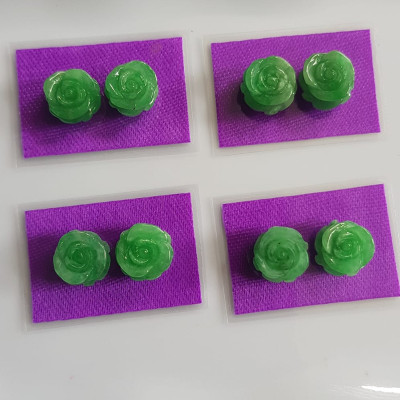 Đôi bông tai mới bông hồng nổi cao sịn đẹp xanh Ngọc tươi size đk 9,5mm x Cao 5mm Chất liệu đá ngọc cẩm thạch tự nhiên xanh ngọc tươi đều sịn bóng mượt đẹp nữ về bọc vàng lên đeo sang lắm ạ