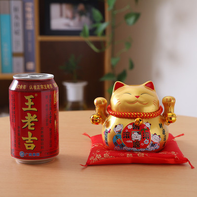 Mèo thần tài lục lạc  may mắn thu hút tài lộc , có khe để tiền , kèm đệm lót xinh xắn  , đem nhiều may mắn đến cho gia chủ 