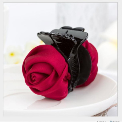 Kẹp tóc càng cua hoa hồng vải lụa nhiều màu sang trọng