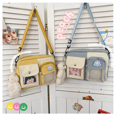 Túi đeo chéo nữ đi chơi, túi xách nữ đeo vai messenger kèm huy hiệu hoạt hình dễ thương IDIGO FF6 - 2017