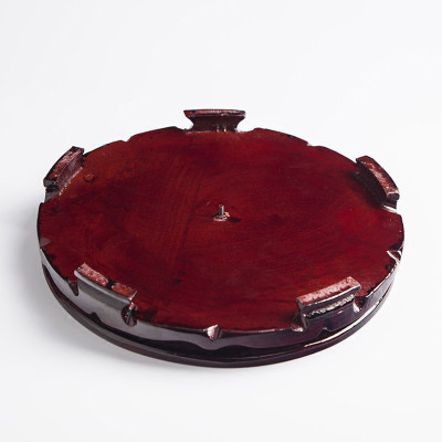 Đế xoay có thể cố định dùng đặt bình rượu, thác nước, và đồ vật để bàn khác