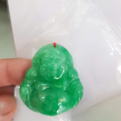 Mặt dây chuyền Nữ Phật Di Lặc bụng tròn Đá Ngọc Cẩm Thạch Xanh tươi đều đẹp Size C40mm x N37mm x S12mm Anh Chị bọc Vàng đeo đẹp ạ