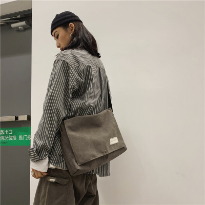 Túi đeo chéo nữ phong cách dễ thương – BEE GEE DCNU1092