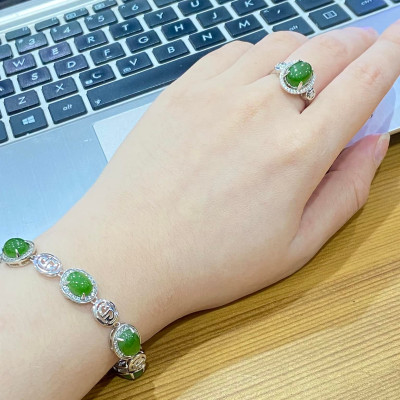 Nhẫn Ngọc Bích Canada thiên nhiên - MOON Jewelry