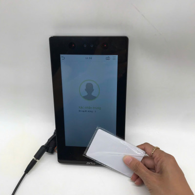 Máy chấm công & kiểm soát cửa bằng khuôn mặt Zkteco SenseFace 7B - Hàng nhập khẩu