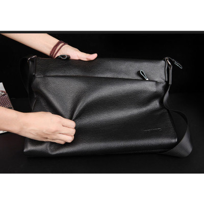 Túi đeo chéo nam DA BÒ THẬT - BEE GEE DCN9411