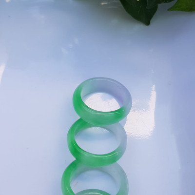 Nhẫn đeo tay nữ đá cẩm thạch tự nhiên Màu xanh lý tươi trắng bóng rất đẹp Nhẫn Ni 17mm x cao 6mm/7mm