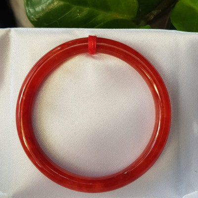 Vòng Cẩm Thạch đỏ đẹp CN 54mm x chột 6,8mm màu đỏ tươi đều bóng đẹp chuẩn hợp nữ mạng hỏa mạng thổ 53kg- 60kg đeo đẹp tay may mắn tốt sức khỏe công việc rực rỡ tài lộc quà tặng ý nghĩa cho Mẹ, mình & người thân ạ