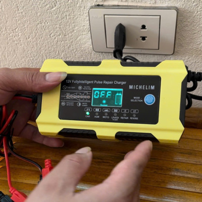 Bộ Sạc Ắc Quy Michel Công Nghệ Đức Sạc 7 Giai Đoạn Khử Sunfat Tự Động Thông Minh Cao Cấp 12v-6ah-100ah