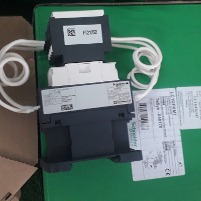 | Hàng chính hãng| Khởi động từ tụ bù LC1DFKM7 12.5kVAR 400V-415V điện áp điều khiển 220V