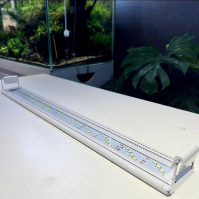 Đèn LED máng bể cá 20-90cm XML Ánh Sáng Trắng cao cấp 