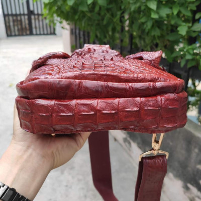 Túi đeo ngực da cá sấu 
