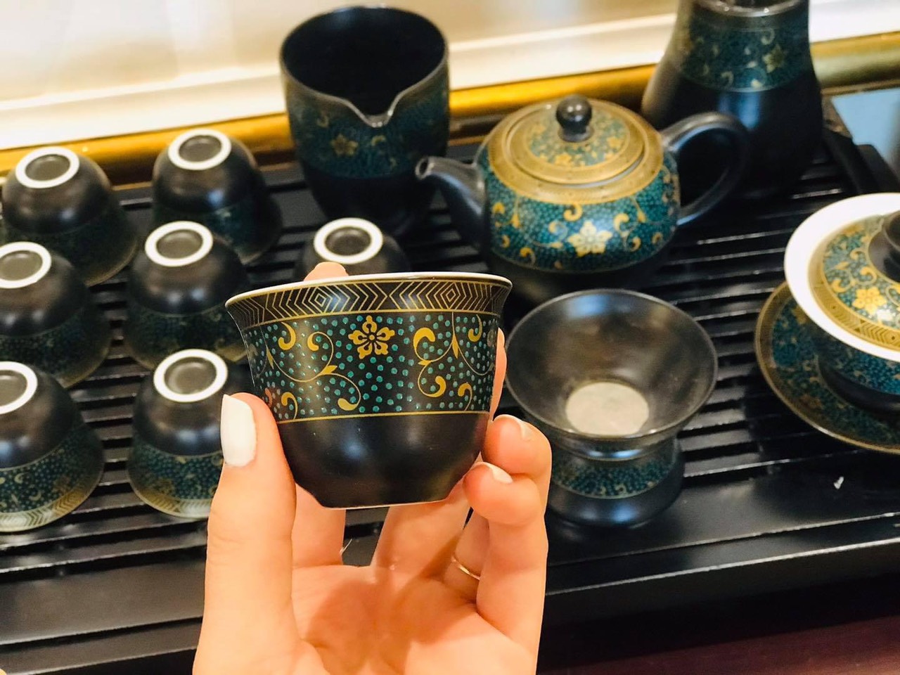 Bộ ấm chén pha trà đạo phong cách Nhật họa tiết hoa thổ cẩm - vd178