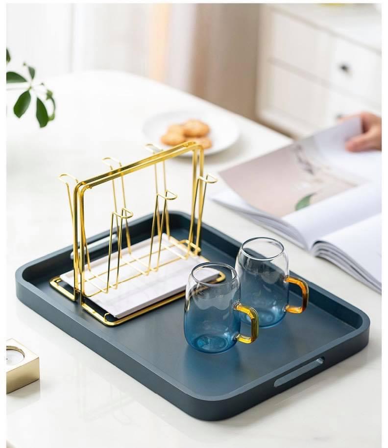 COMBO BỘ BÌNH CỐC THỦY TINH CHỊU NHIỆT VÂN KIM CƯƠNG KÈM ÚP CỐC INOX VÀ KHAY GỖ ( KHAY XANH GIAO NGẪU NHIÊN )