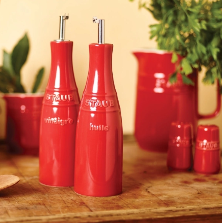 Staub - Bộ bình gốm đựng dầu màu đỏ cherry - 250ml