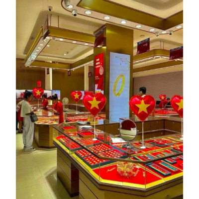  BÓNG BAY IN NGÔI SAO VÀNG - CHÀO MỪNG NGÀY GIẢI PHÓNG 30/4