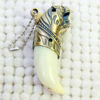 Hộp quẹt nanh hổ (Màu Vàng Rêu)