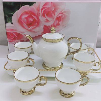 BỘ ẤM CHÉN KÈM KHAY SỨ CAMELIA  TRẮNG VIỀN VÀNG KHUNG KIM LOẠI SANG TRỌNG LCICJ SỰ - ANTH409 