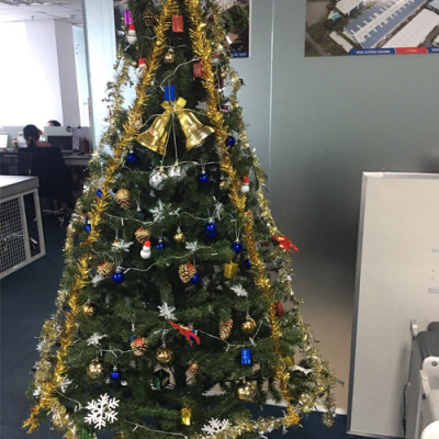 Cây thông noel màu xanh cao 240cm - Đế sắt, tán dày và đẹp, cây thông chắc chắn và dể tháo lắp