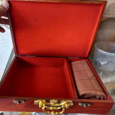 Hộp đựng quân cờ khắc mã đáo thành công bằng gỗ hương đá kt 28×20×7cm 