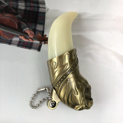 Hộp quẹt nanh hổ (Màu Vàng Rêu)