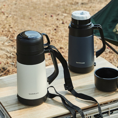 Bình giữ nhiệt Lock&Lock Easy Outdoor Vacuum Bottle màu trắng ngà LHC1485IVY 1,8L - Hàng chính hãng có quai xách, nắp dùng làm cốc nước - JoyMall