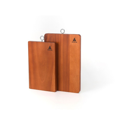 Thớt gỗ tự nhiên chữ nhật PHUSANG được làm từ gỗ xà cừ chống ẩm mốc dùng để băm thái thức ăn và đồ dùng nhà bếp