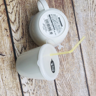 Combo 01 Khay nhựa làm đá hình người tuyết Kokubo DeLijoy + 01 Cốc nhựa uống nước nắp mềm Yamada G&B có chỗ cắm ống hút tiện lợi- Made in Japan