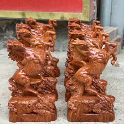 Tượng nhất mã phi thiên bằng gỗ hương kt 20×12×5cm