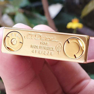 Vỏ Hột Quẹt Bật Lửa Ga Đá D upon Sơn Mài Đen Viền Vàng Ô Chữ Nhật D-151V