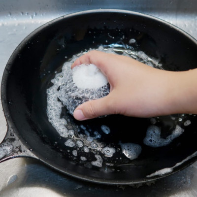 Miếng cọ xoong nồi lót mút Kokubo, giúp cọ rửa các vết bẩn bám dính một cách dễ dàng và nhanh chóng - nội địa Nhật Bản 