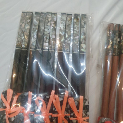 THANH LÍ - 5 Đôi Đũa Gỗ Khảm Ngà kèm bọc đũa, gác đũa - Hàng Đặc Biệt Cao Cấp