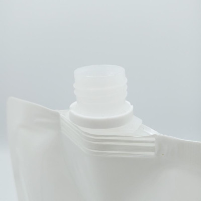 Túi đáy đứng có vòi đựng chất lỏng 500ml màu trắng sữa  (50 túi)