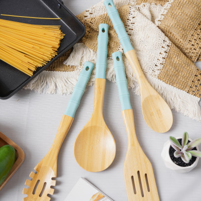 Xẻng gỗ chiên xào có rãnh