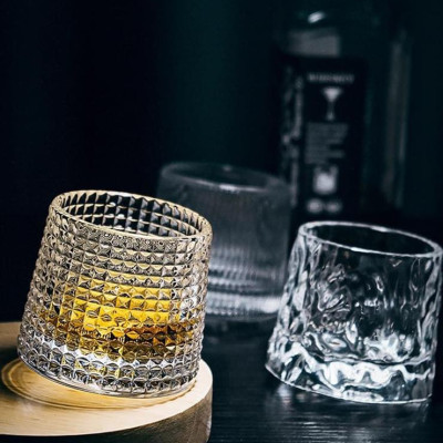 LY THỦY TINH UỐNG RƯỢU CÓ ĐẾ XOAY 360 ĐỘ KHÔNG ĐỔ 160ML ( GIAO VÂN NGẪU NHIÊN ) - VD91