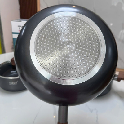 Bộ 2 nồi 1 chảo nhôm chống dính 5 lớp Tokki Hàn Quốc TK82 đáy từ gồm nồi 20cm, 24cm và chảo 28cm
