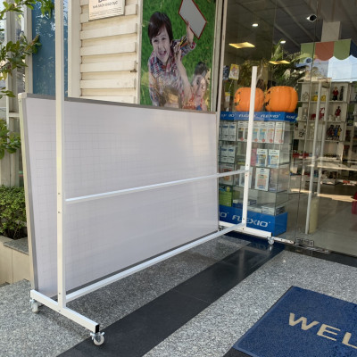 Bảng di động 2 mặt trắng viết bút lông Poly có kẻ ô ly Bavico-1,2x1,8m