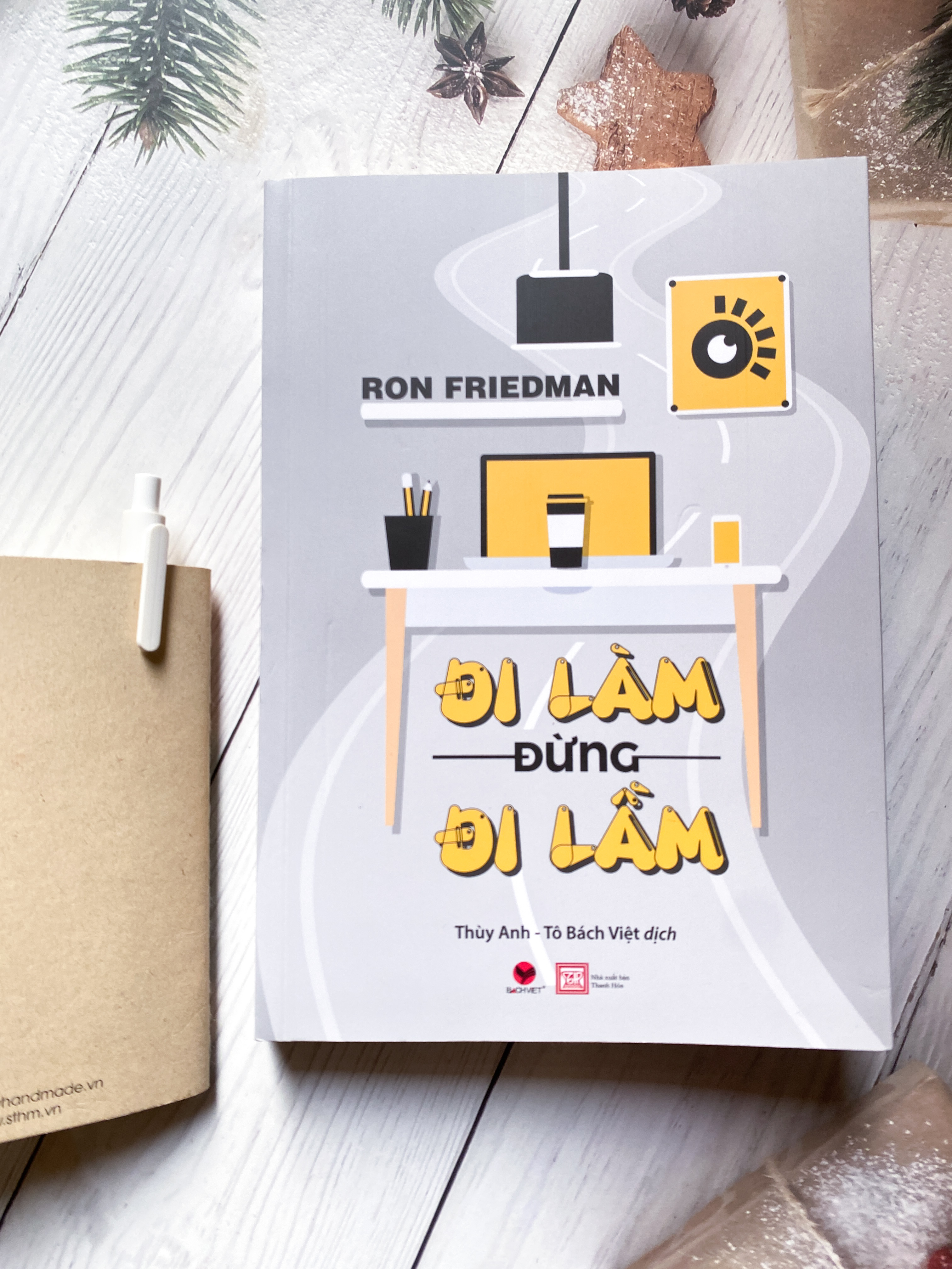 Sách - Đi làm đừng đi lầm