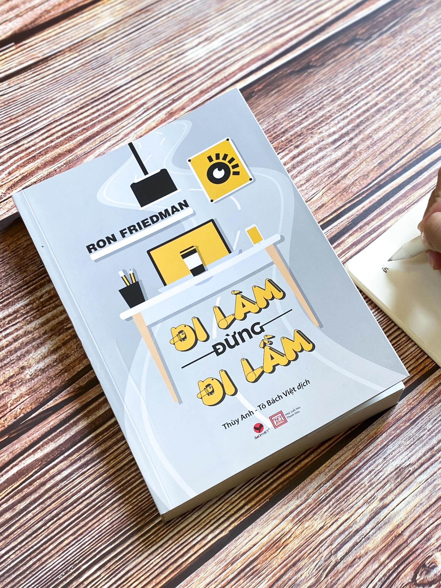 Sách - Đi làm đừng đi lầm
