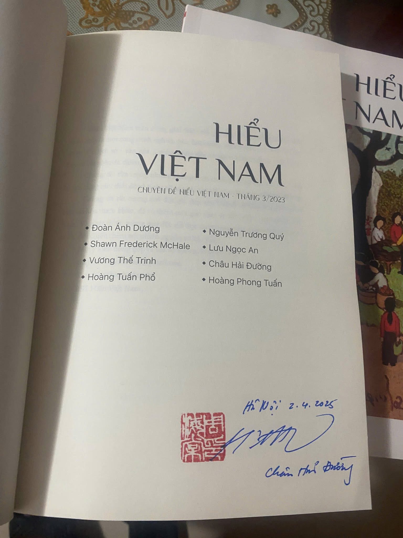 Hiểu Việt Nam tập 1&2 (Có ký tặng của Dịch giả Châu Hải Đường)