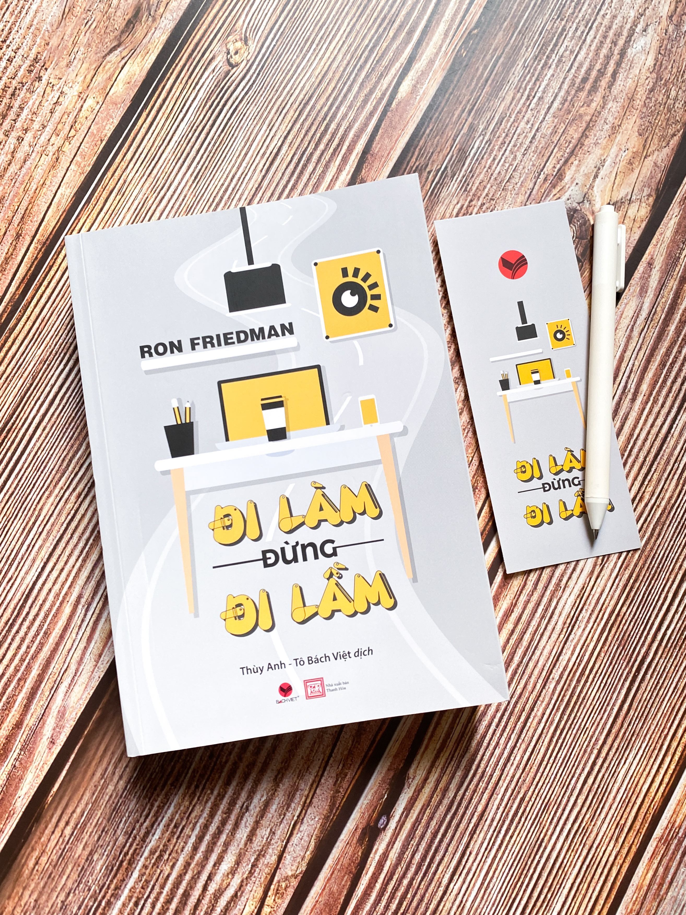 Sách - Đi làm đừng đi lầm