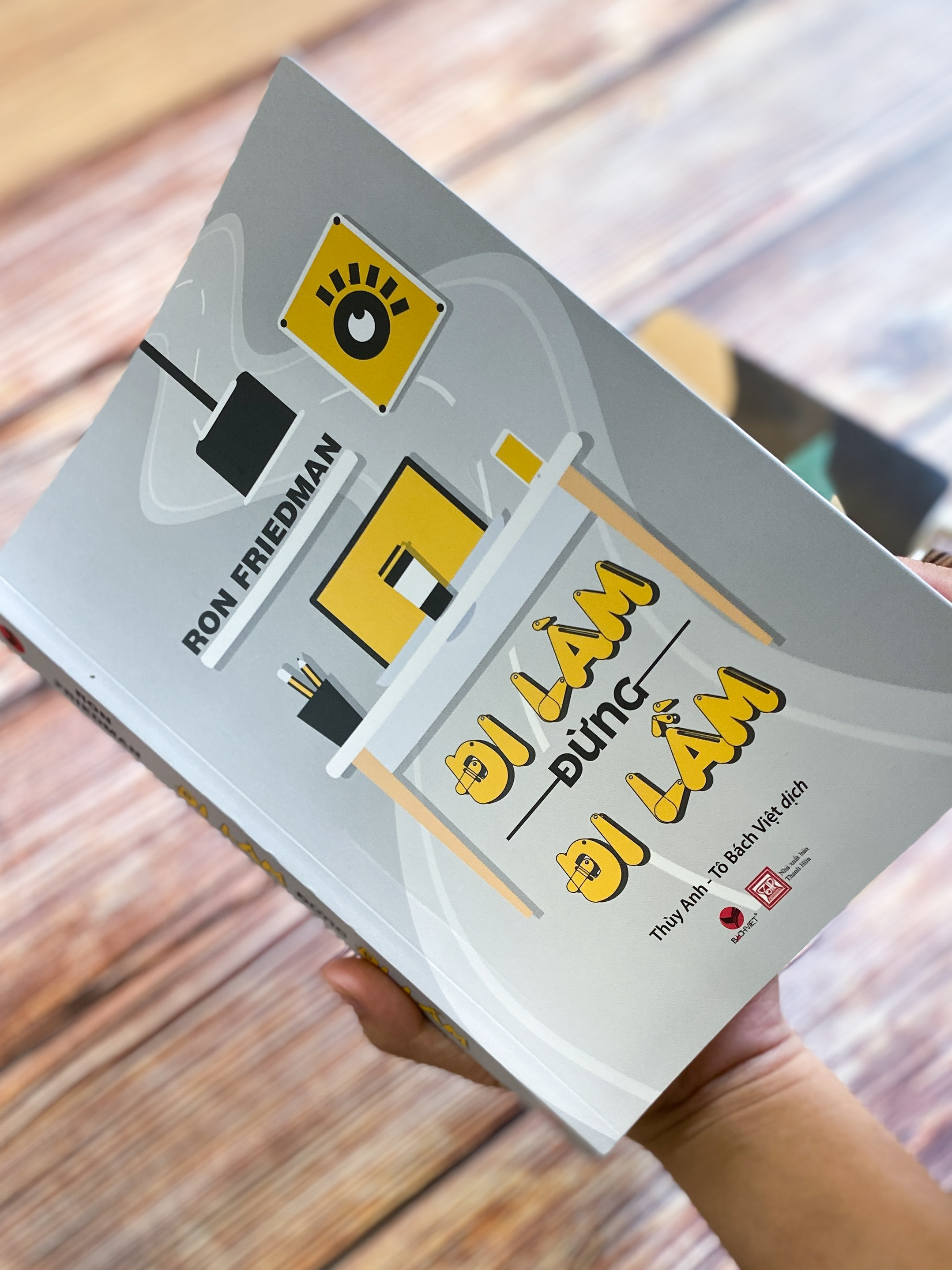 Sách - Đi làm đừng đi lầm