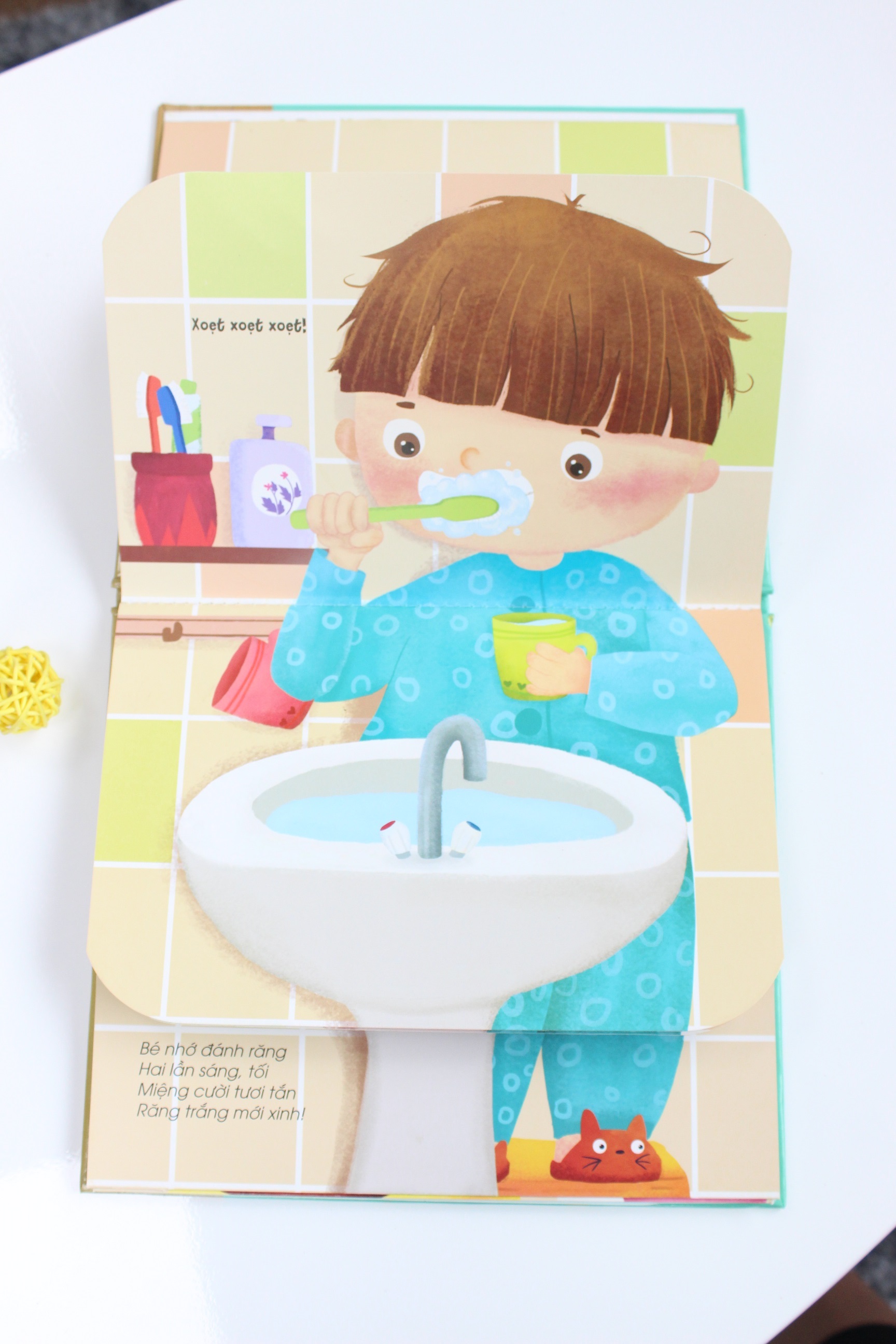 Sách Tương Tác Kỹ Năng Đầu Đời Cho Bé - Lật Mở Cùng Con (2 - 10 Tuổi) – Đinh Tị