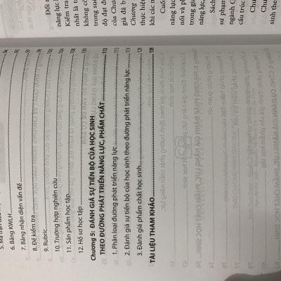 Sách - Đánh giá năng lực, phẩm chất học sinh theo chương trình giáo dục phổ thông 2018