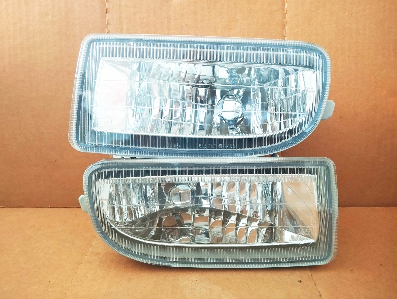 Bộ 2 Đèn Gầm Sương Mù Toyota Land Cruiser 100 4.5L (1998-2007)