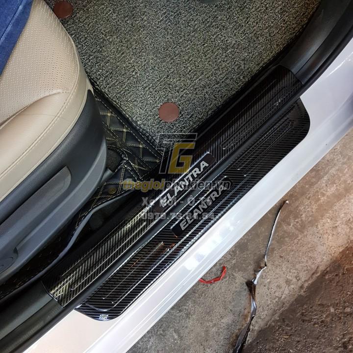 COMBO Nẹp bước chân và ốp chống trầy cốp Hyundai Elantra 2017-2020 vân Carbon