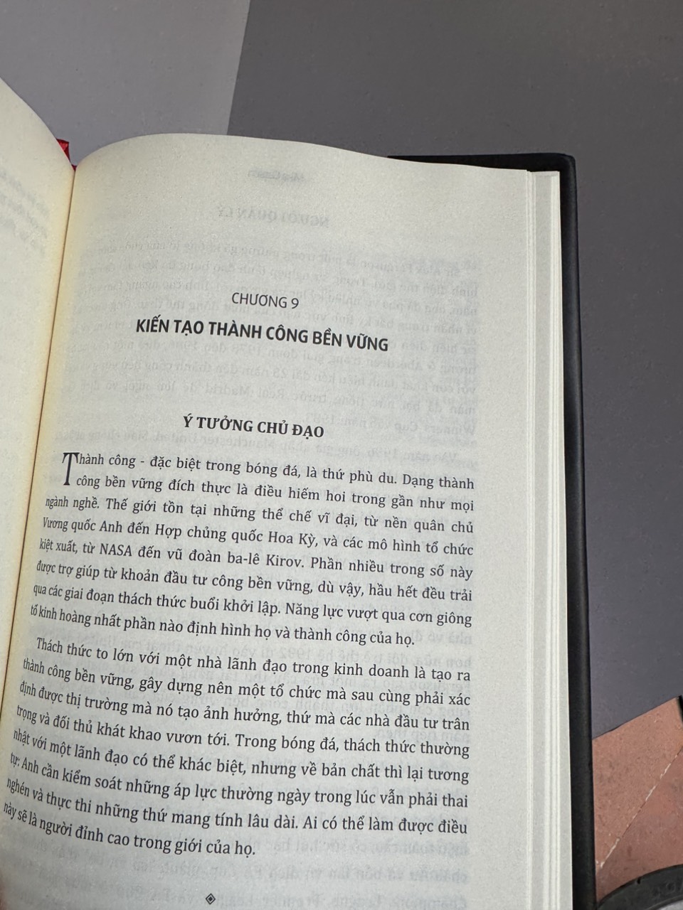 (Bìa cứng) THE MANAGER: Bên trong suy nghĩ, chiến thuật và cách đắc nhân tâm của các nhà lãnh đạo tài ba - Mike Carson - Minh Đức dịch – THBooks – NXB Hà Nội