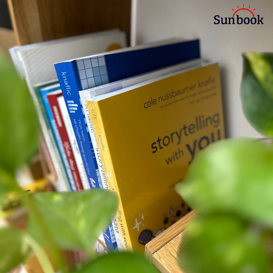 Sách - Storytelling With You - Kể Chuyện Từ Chính Bạn - Lên Kế Hoạch, Kiến Tạo, Truyền Đạt Một Bài Thuyết Trình Xuất Sắc