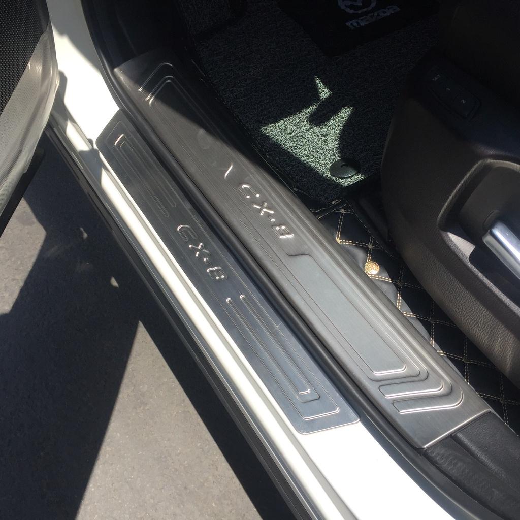 BỘ SẢN PHẨM Nẹp bước chân và ốp chống trầy cốp Mazda CX8, CX-8 - Mẫu Inox